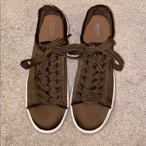 Mossimo Olive Sneaker Size 8.5